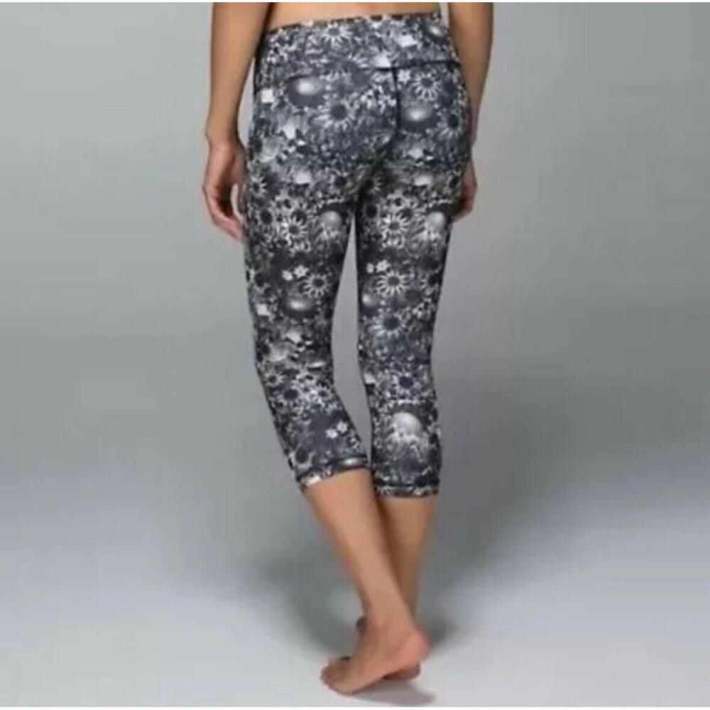 Lululemon Wunder Under Crop Full-On Luxtreme Color - Flowabunga Black Angel Sz 8